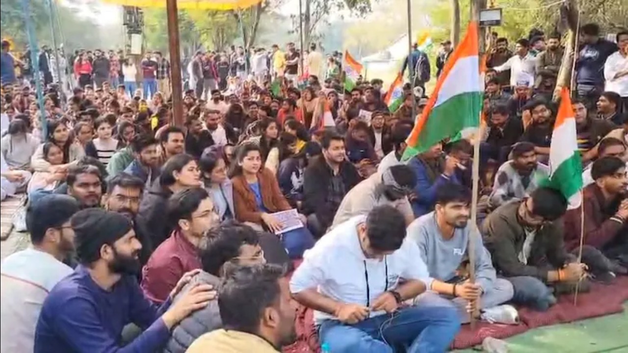 MPPSC अभ्यर्थियों का इंदौर में धरना, 10 मांगों को लेकर चेतावनी—नहीं मानी गईं तो आंदोलन होगा तेज