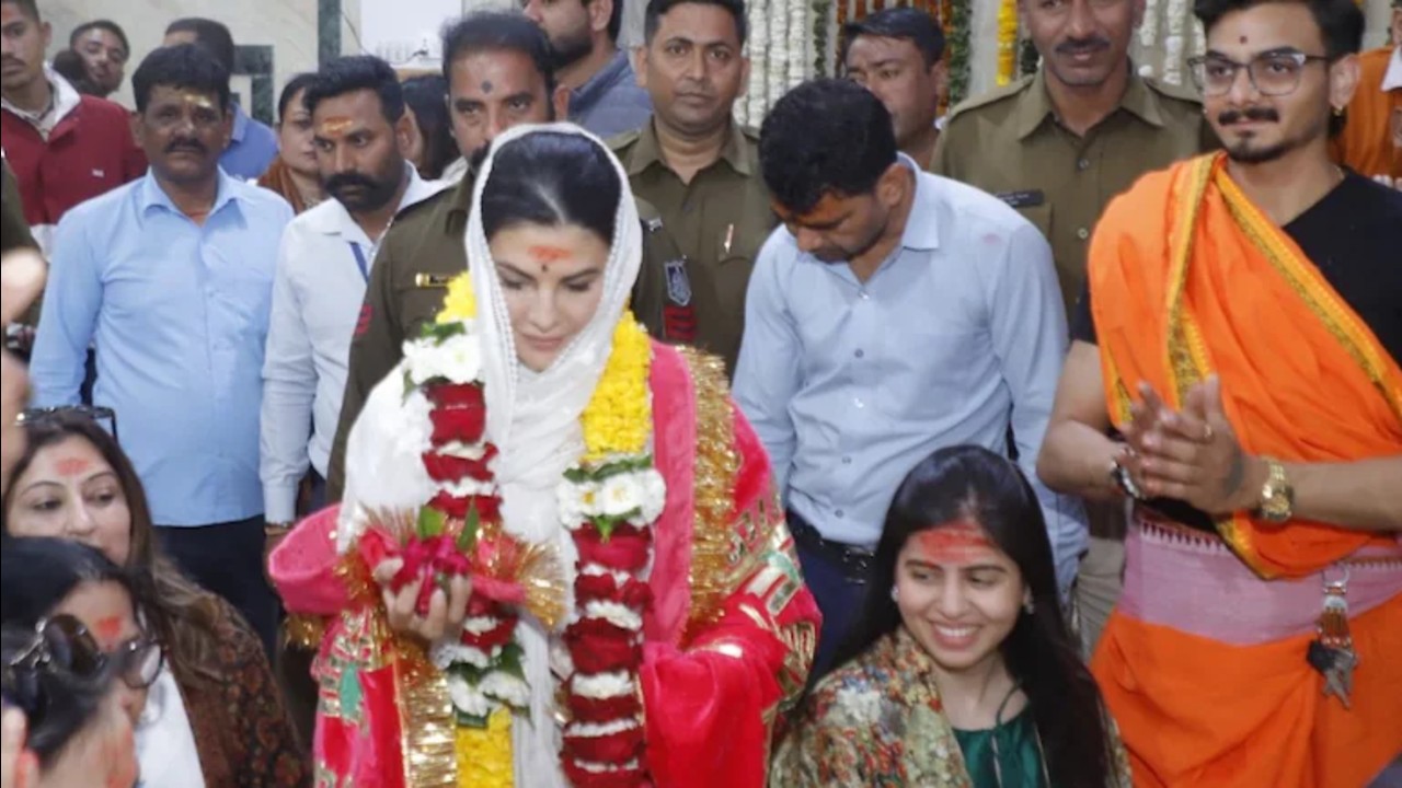 महाकाल के दर पर पहुंचीं जैकलिन फर्नांडीस और एकता कपूर, पांच अभिनेत्रियों संग किए दर्शन