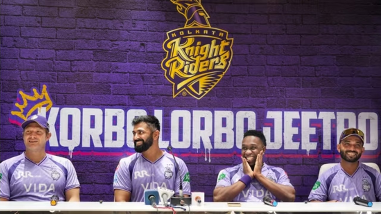 KKR प्रेस कॉन्फ्रेंस में ड्वेन ब्रावो की फिसली जुबान, अजिंक्य रहाणे ने तुरंत संभाला मामला
